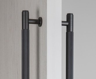 Pull Bar / Double-Sided / Cross / Smoked Bronze