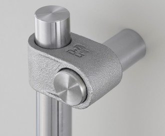 Closet Bar / Cast / Steel